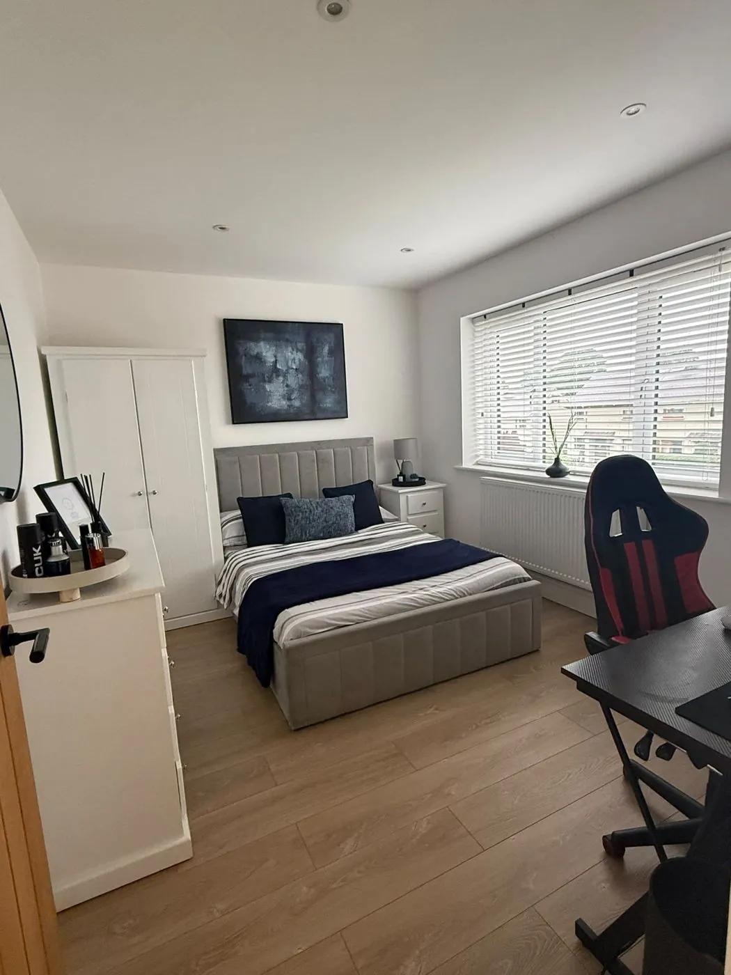 Second bedroom