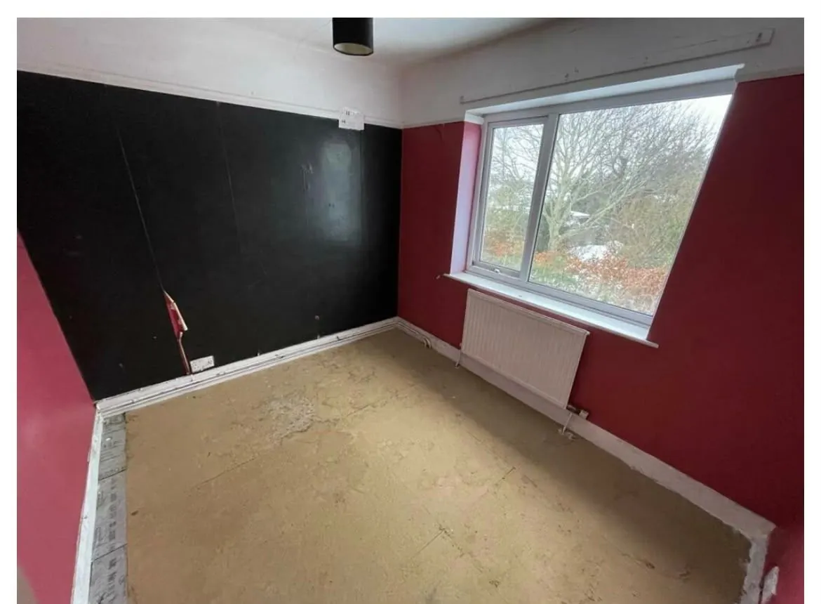 A second bedroom before the renovation