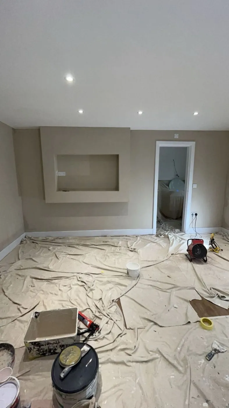 The living room after plastering